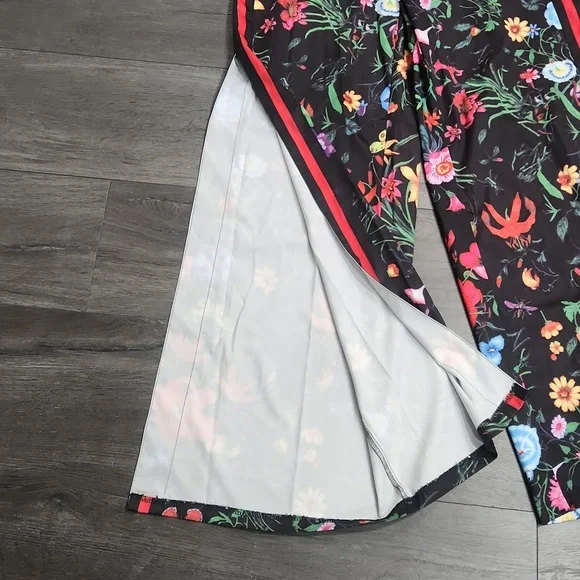 Fashion Nova Black Floral 2 piece pants  with crop top size S - Picture 5 of 11